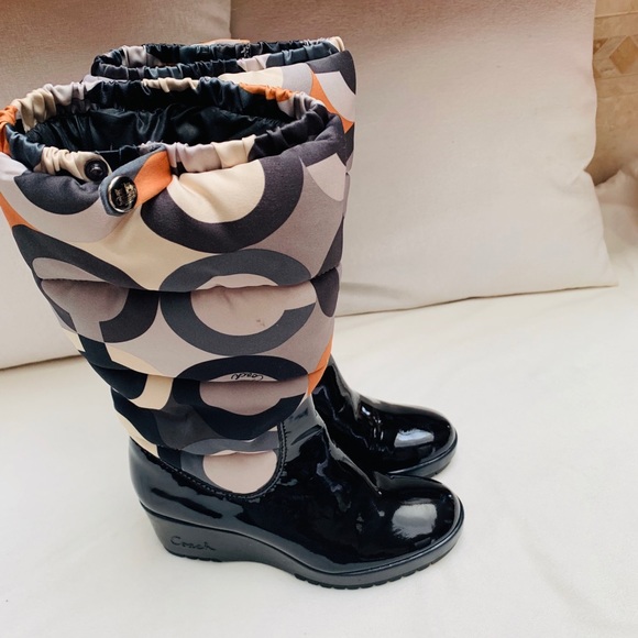 Coach Charm Signature Logo Winter Puffer B… - Picture 4 of 8